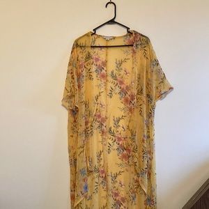 American Eagle sheer Kimono size M/L